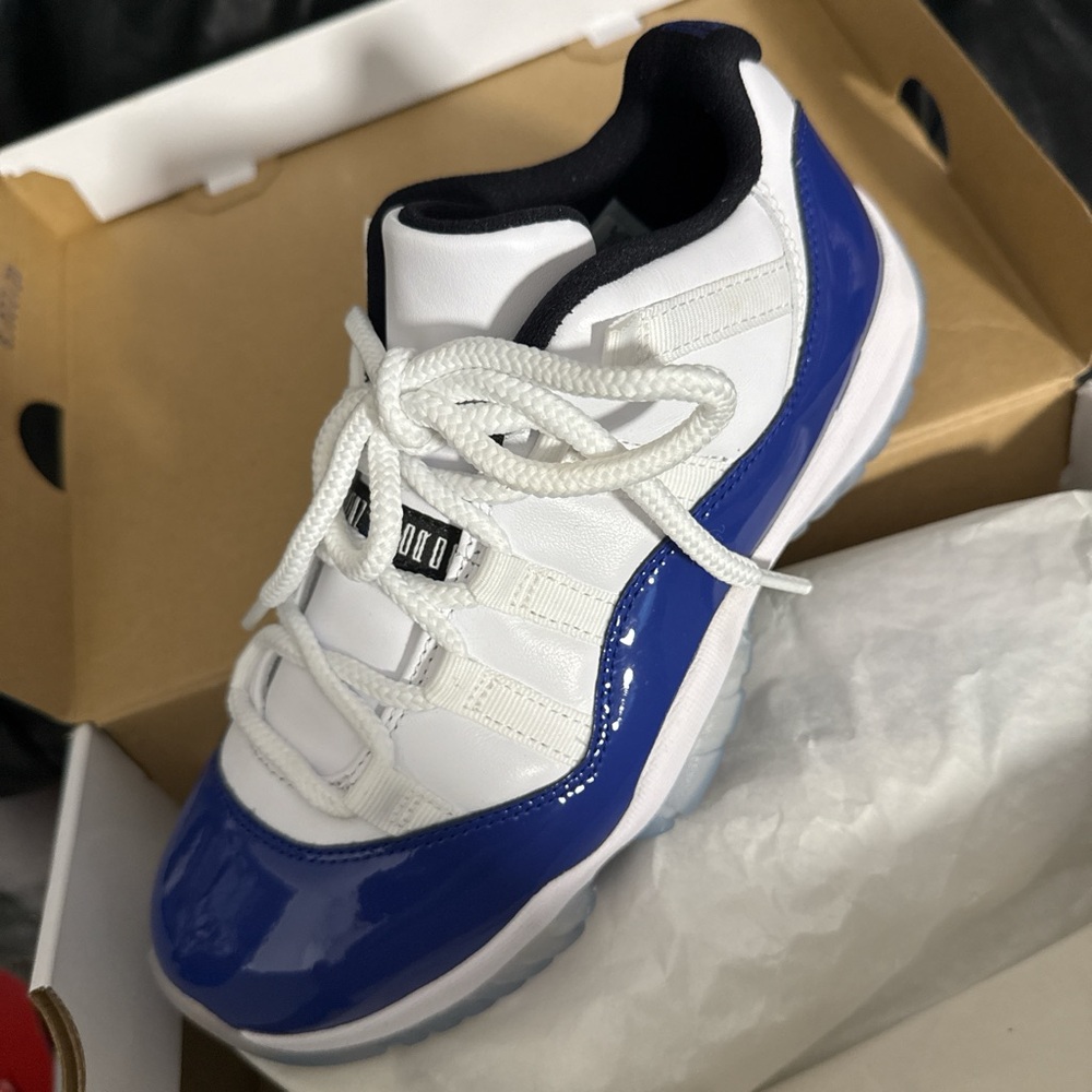 Jordan Women's Sneakers - White and Blue